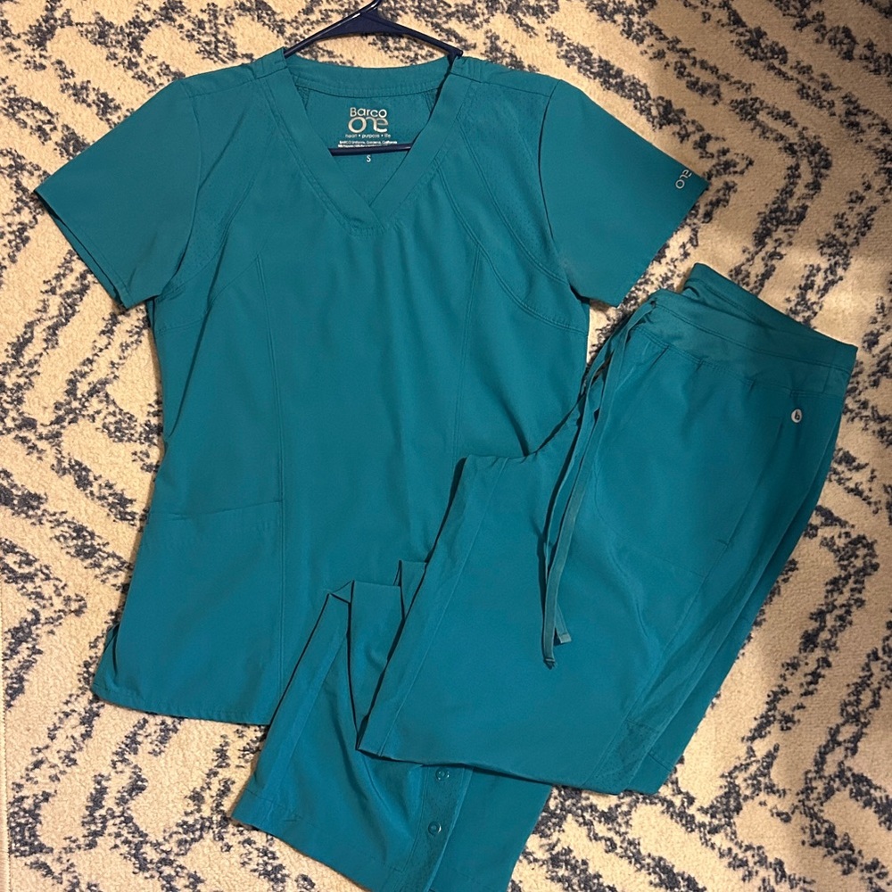 Turquoise Barco One Scrub Set